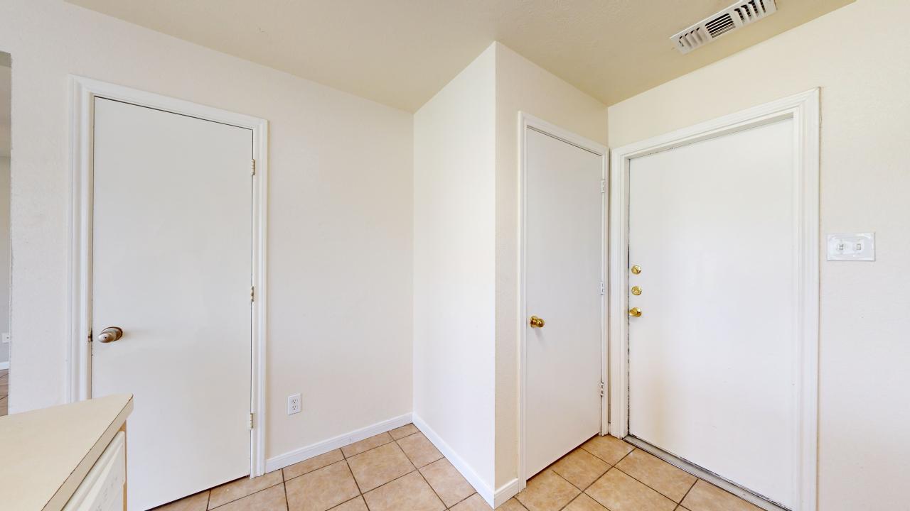 915 Bougainvillea Street property image