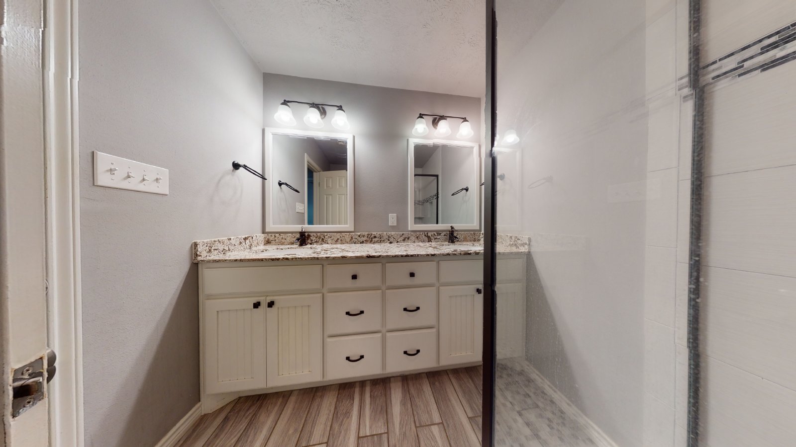 1215 Glade property image