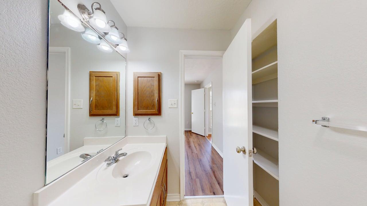 4131 McFarland property image