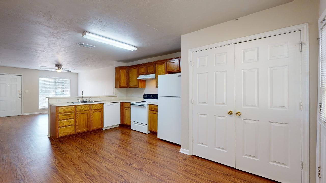 1513 Hollowhill Drive B property image