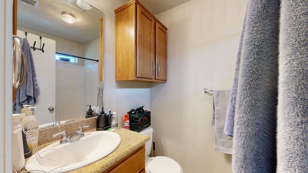 LO-2933 McLaren property image