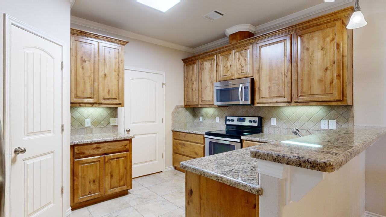 3805 Silverthorn Full House property image