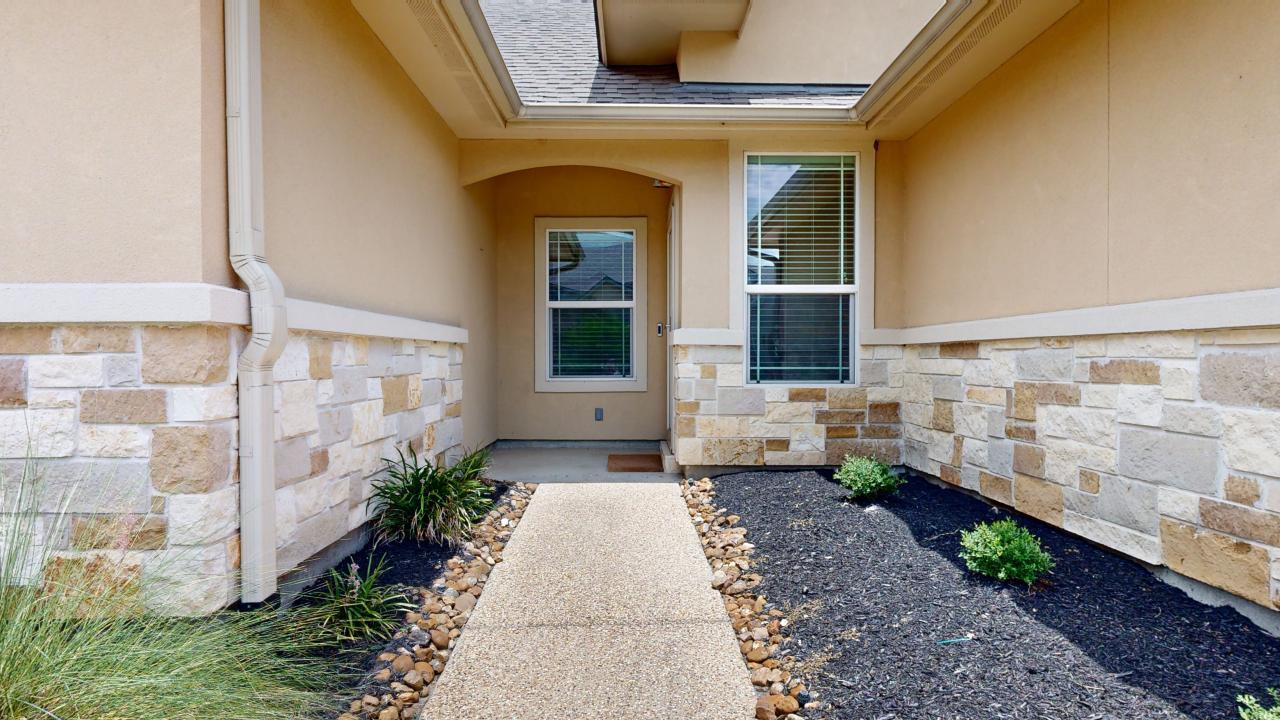 3805 Silverthorn Full House property image