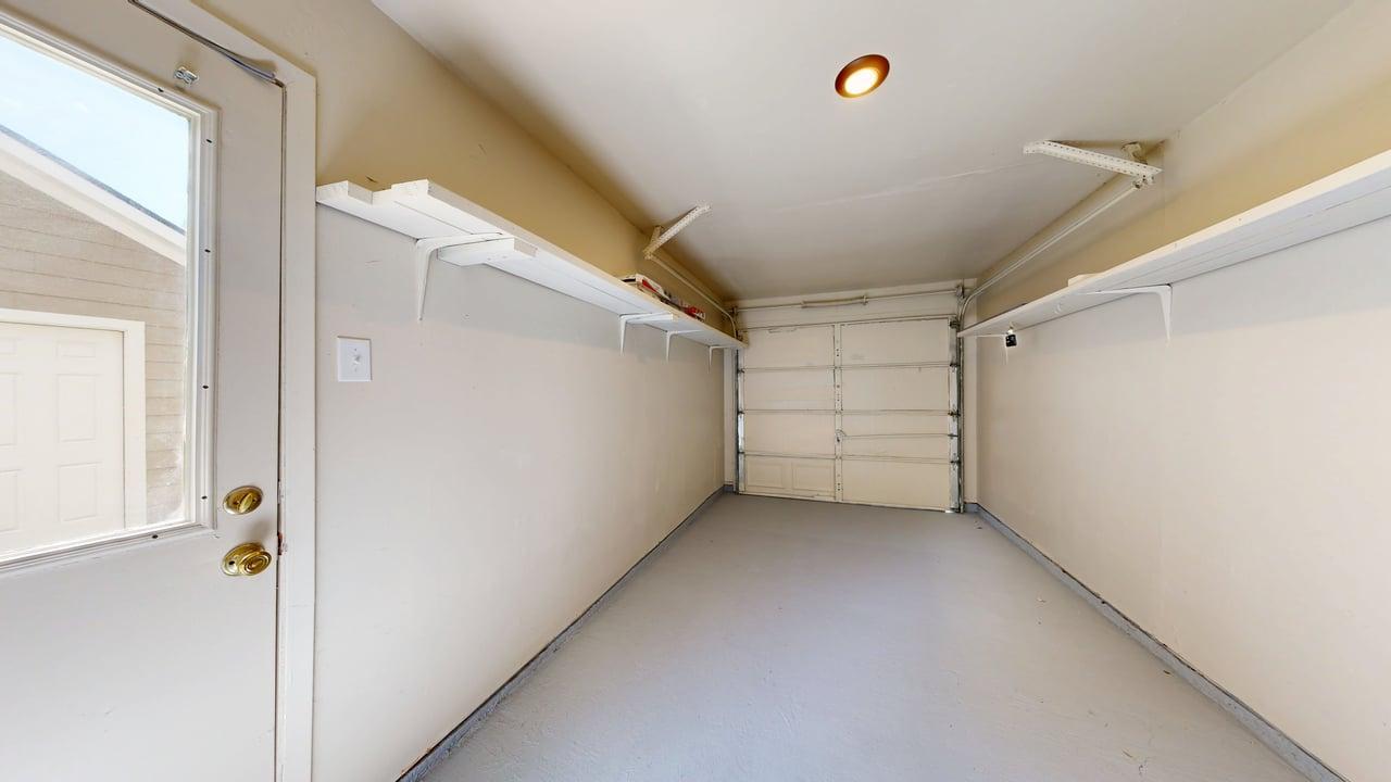 1112 property image