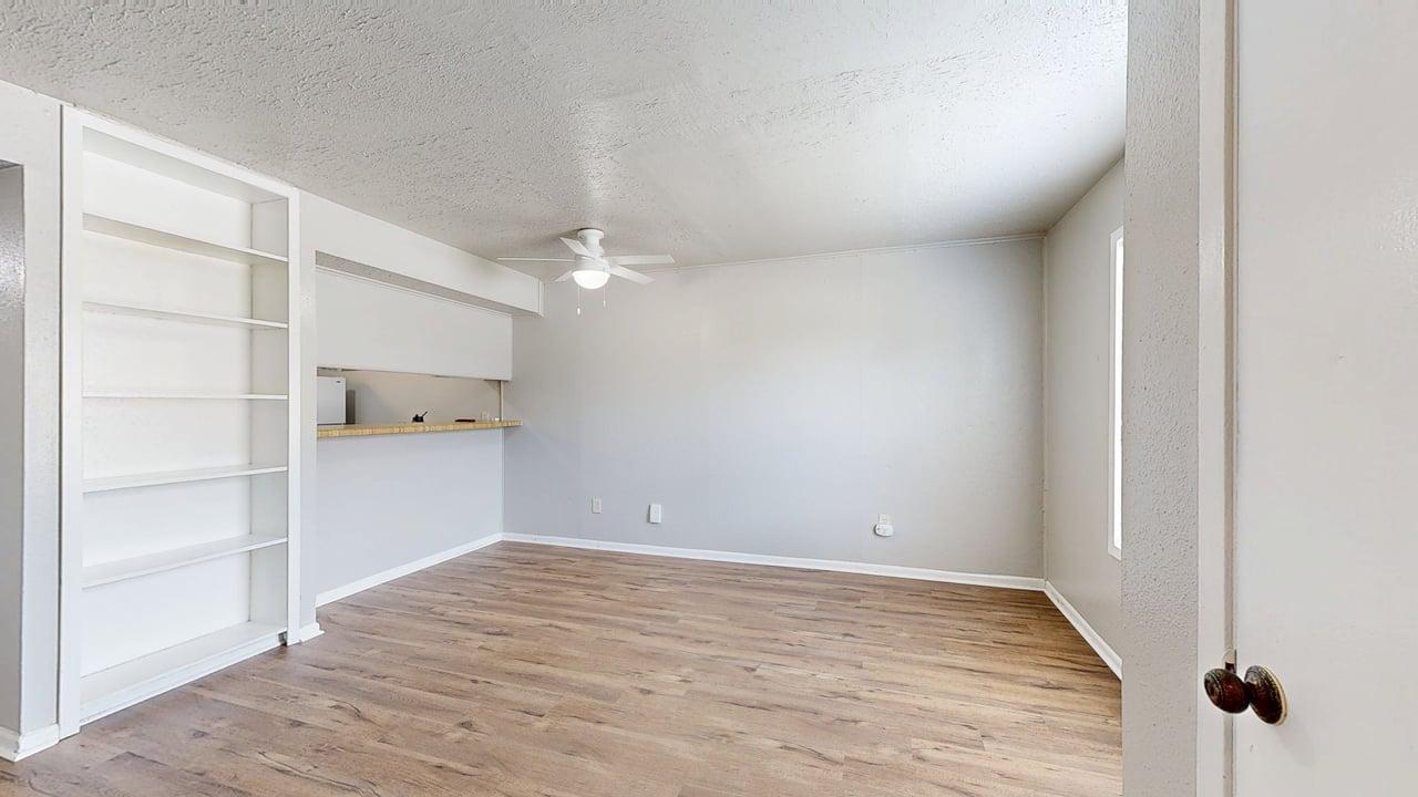 1327 Airline property image