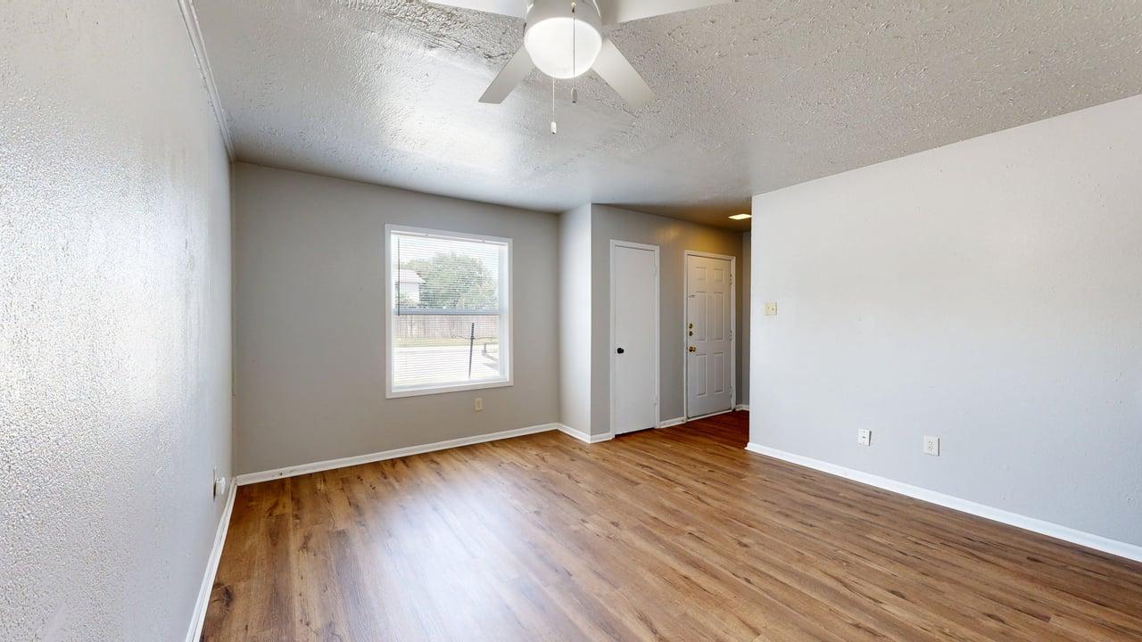 1327 Airline property image