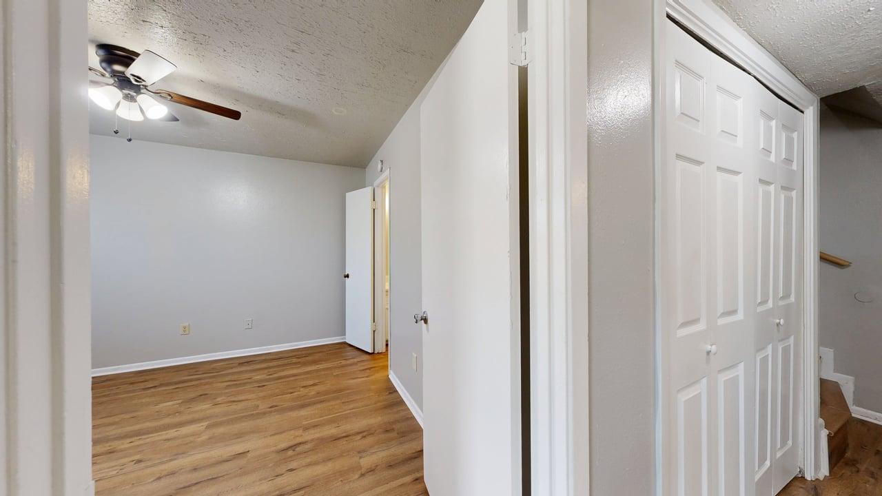 1327 Airline property image