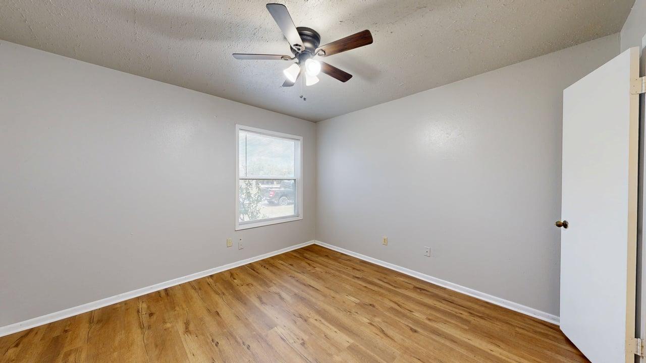1327 Airline property image