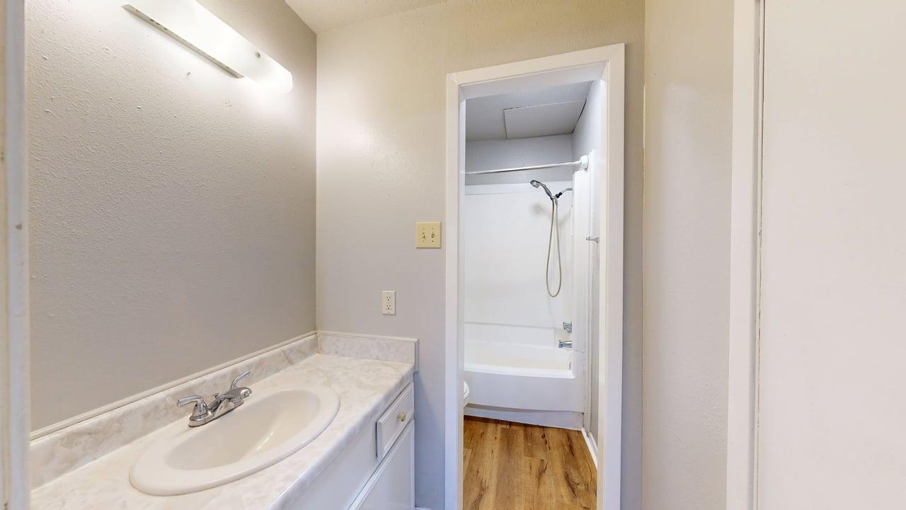 1327 Airline property image