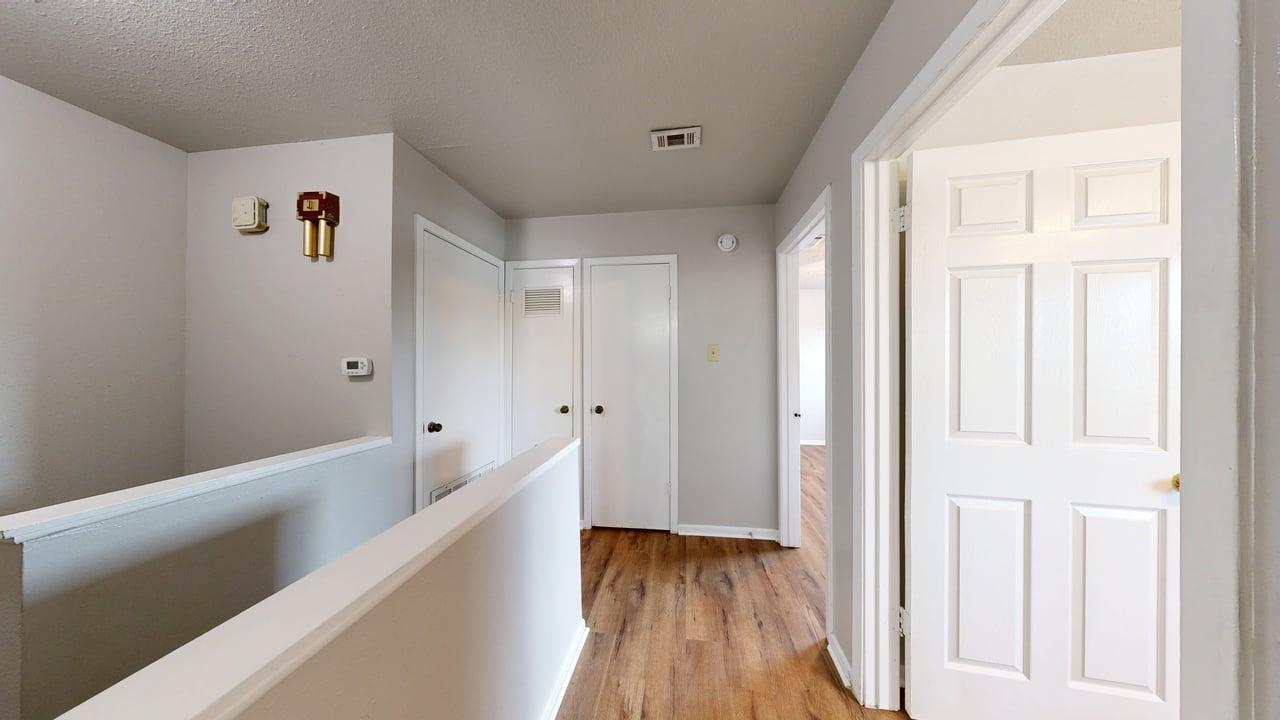 1327 Airline property image