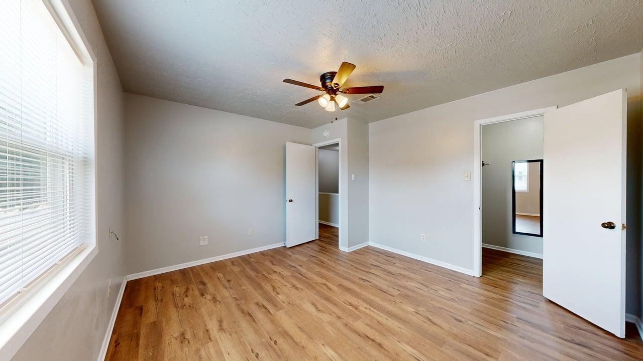 1327 Airline property image
