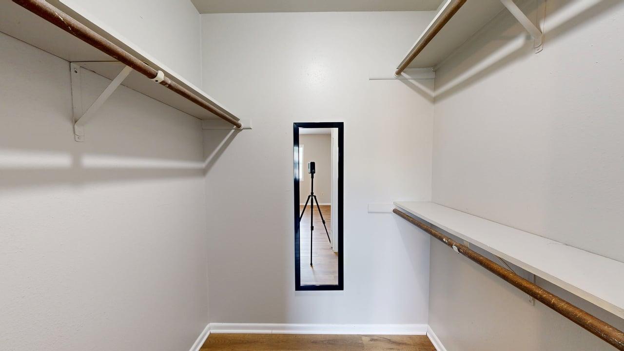 1327 Airline property image