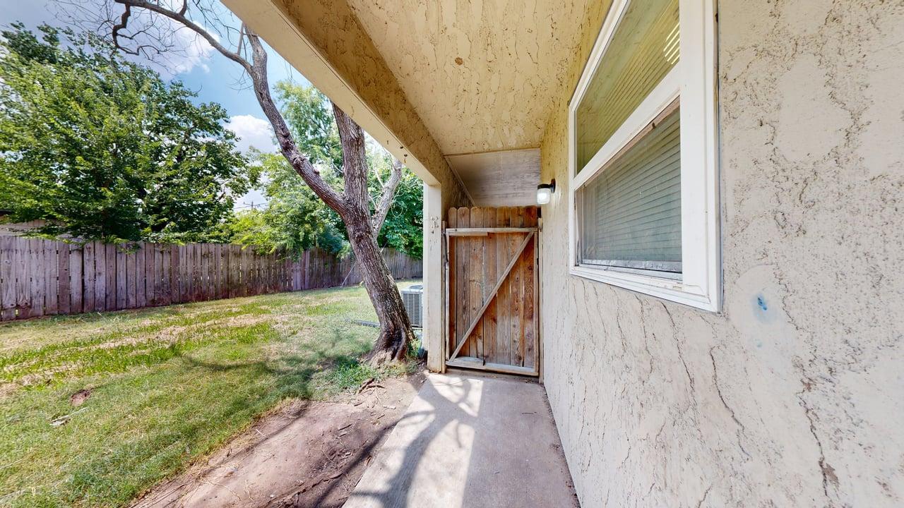 1327 Airline property image