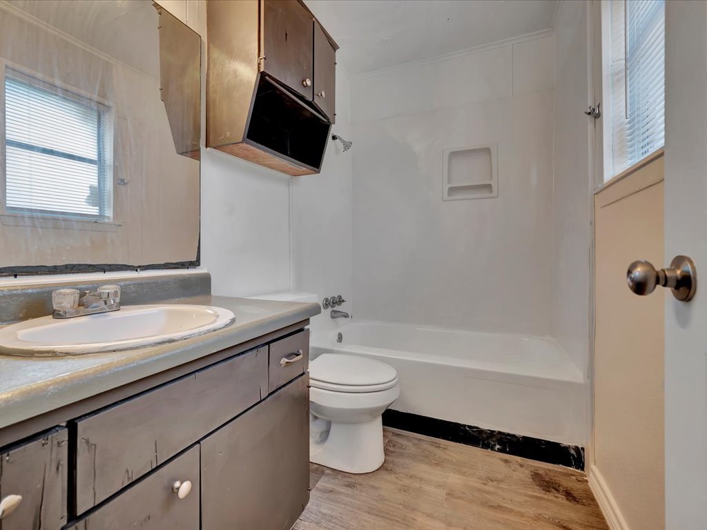 MOVE IN TODAY! SECURITY DEPOSIT SPECIAL! property image