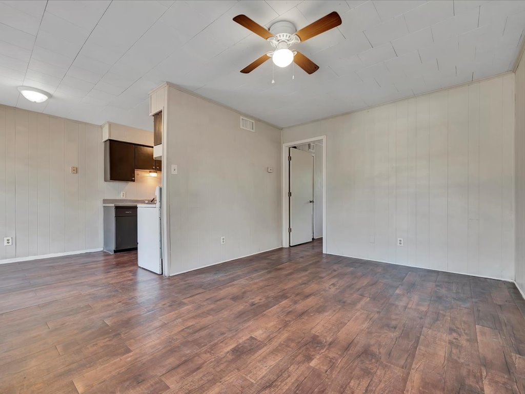 MOVE IN TODAY! SECURITY DEPOSIT SPECIAL! property image
