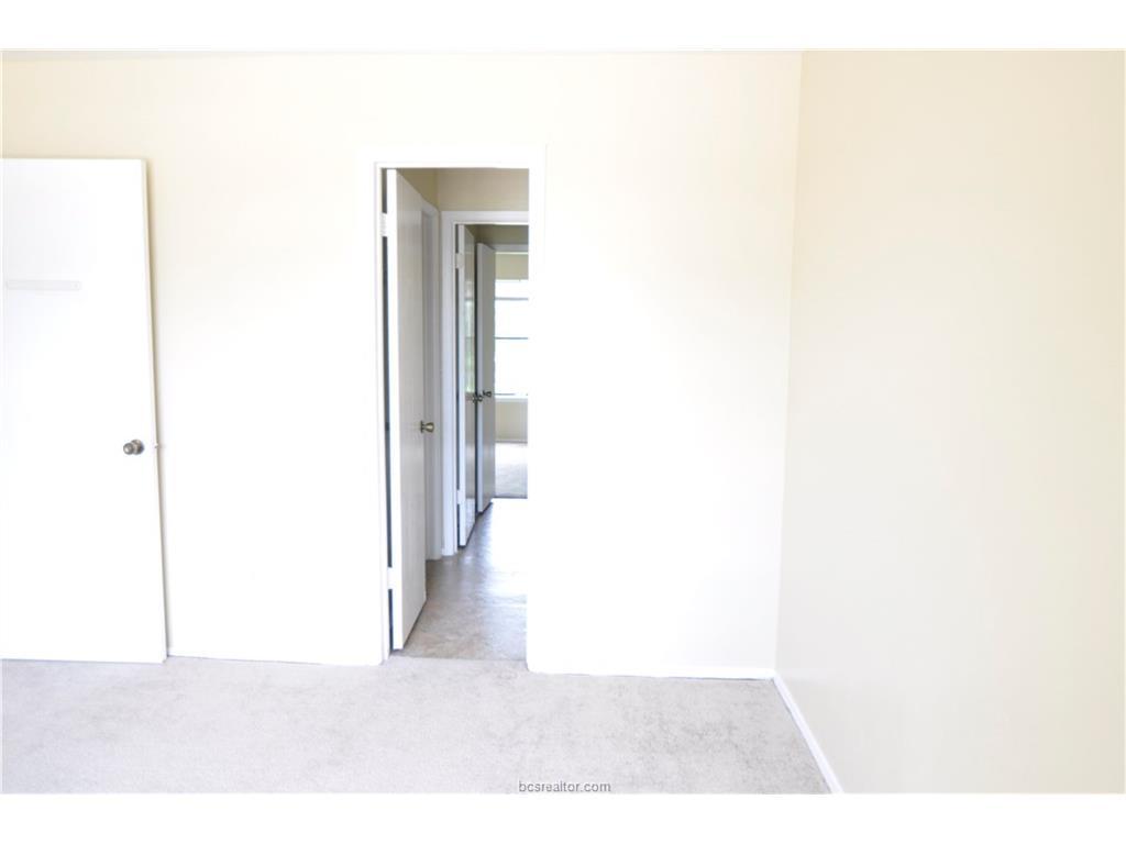303 Manuel Unit B property image