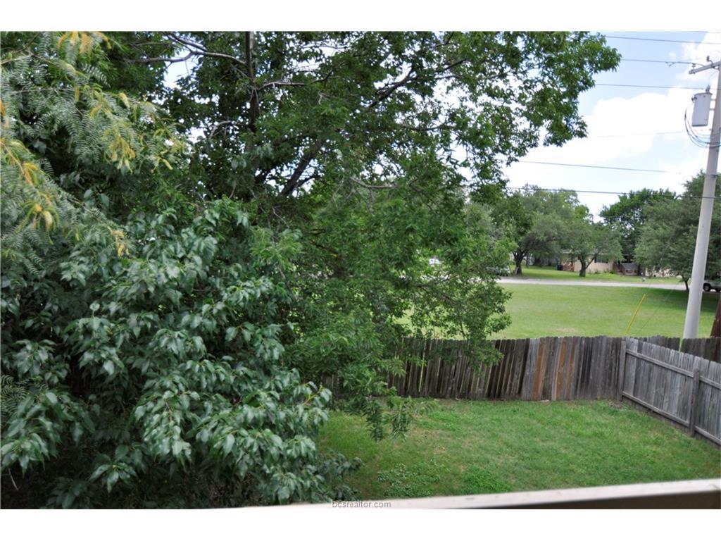 303 Manuel Unit B property image
