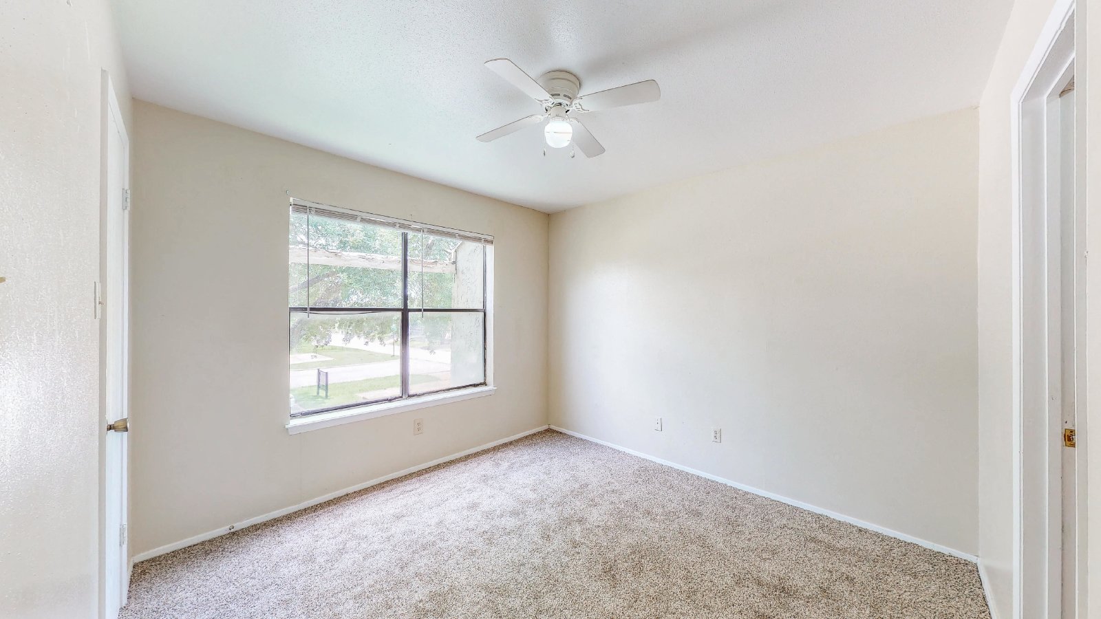 303 Manuel Unit C property image