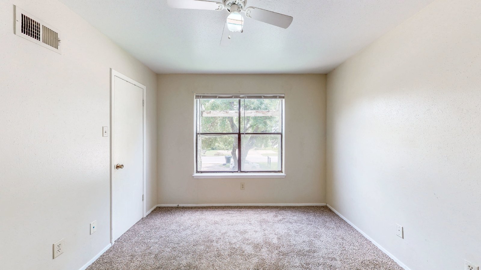 303 Manuel Unit C property image