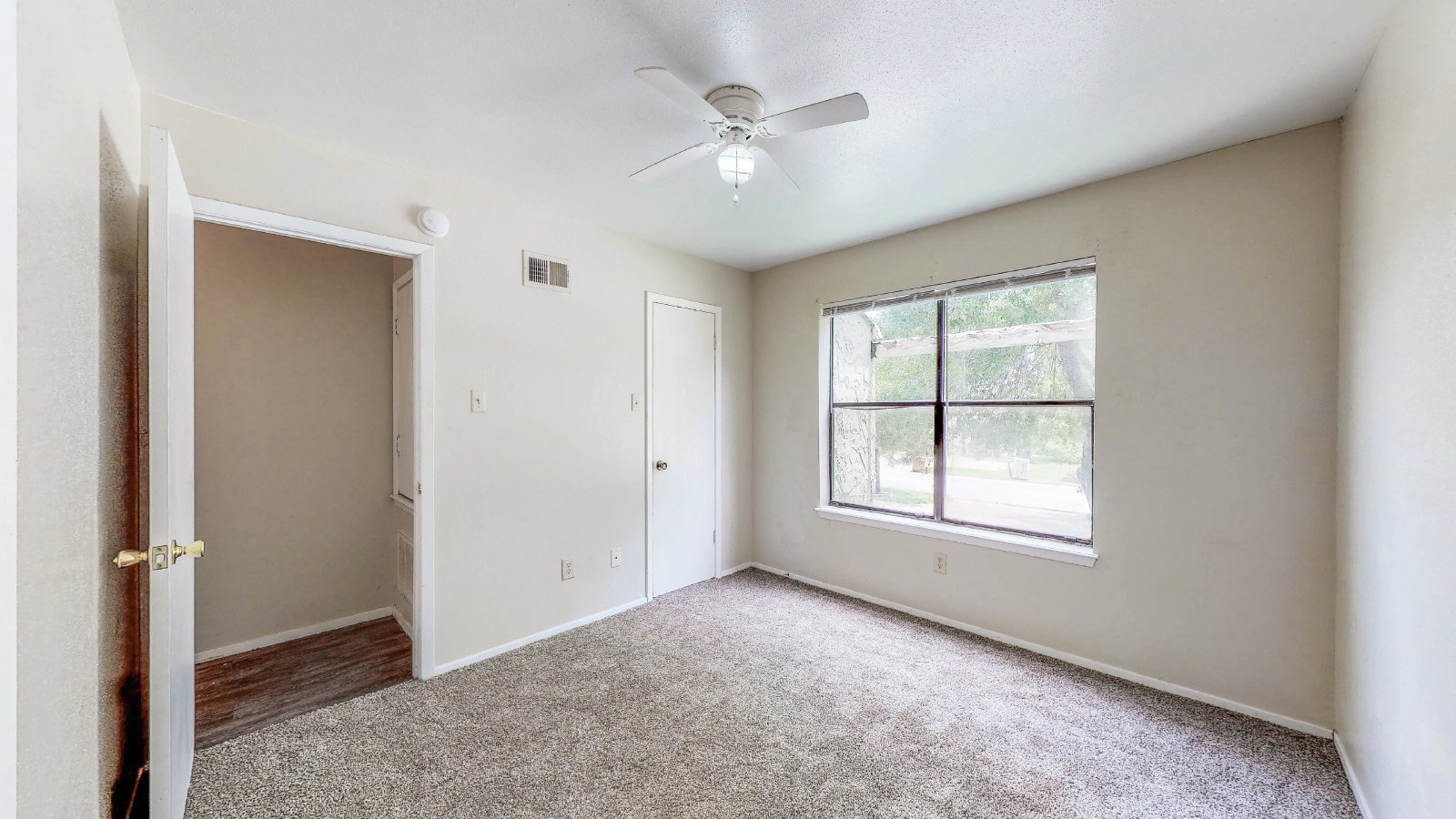 303 Manuel Unit C property image