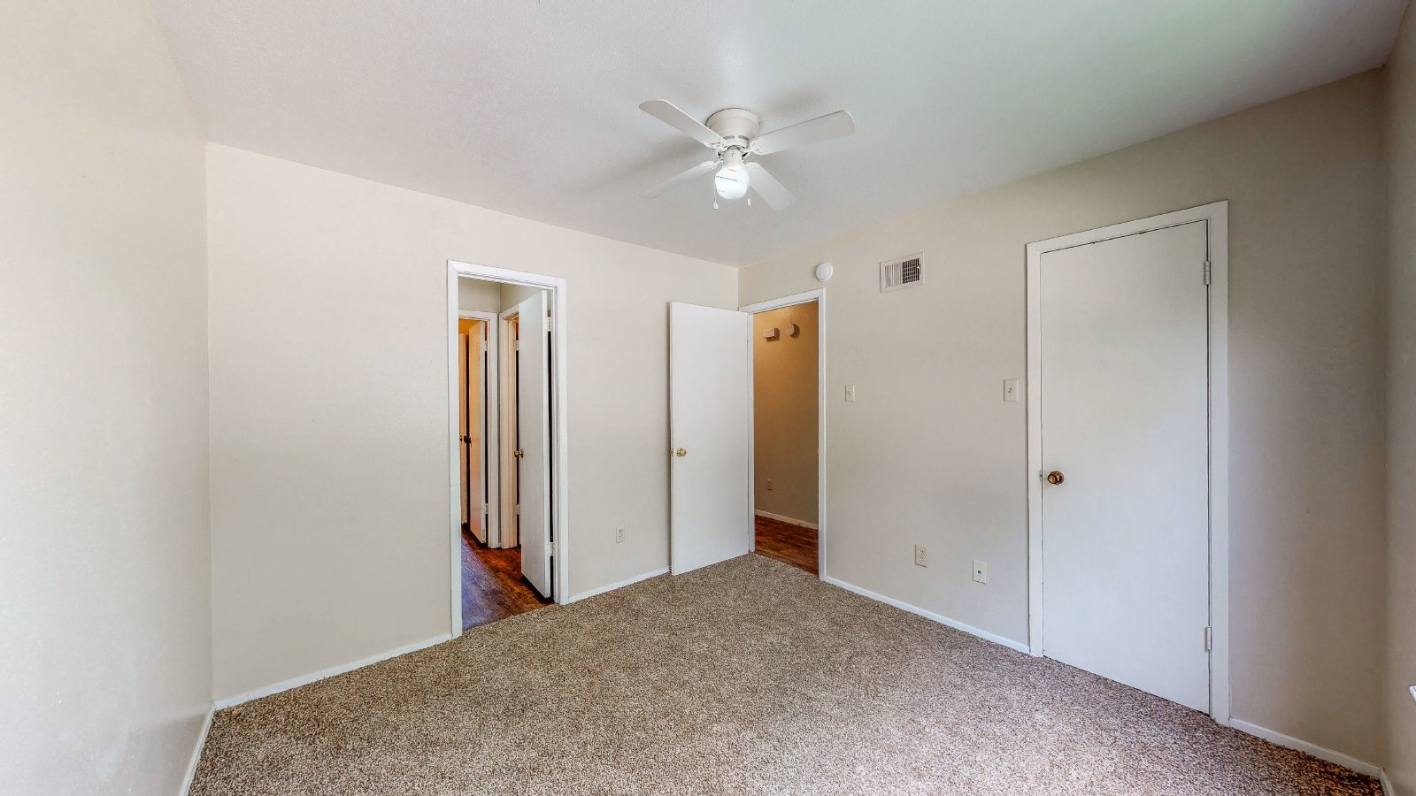 303 Manuel Unit C property image