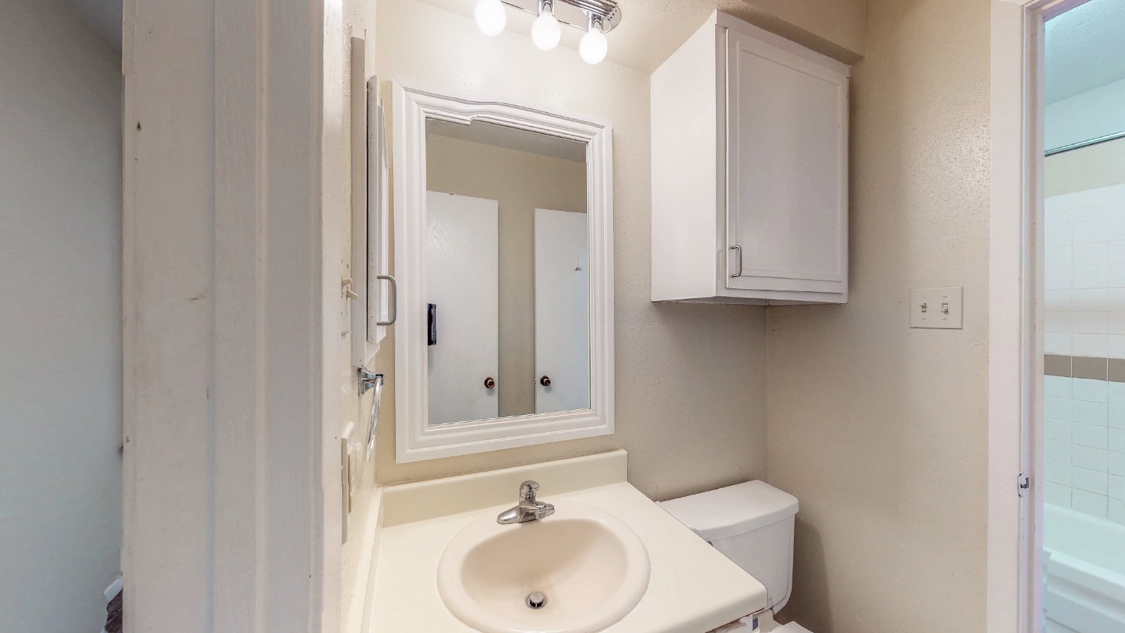 303 Manuel Unit C property image