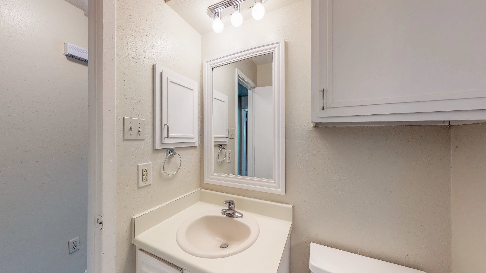 303 Manuel Unit C property image