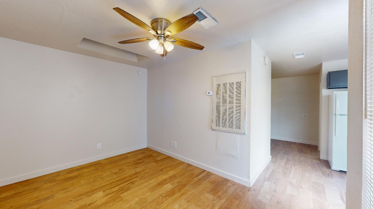 725 Peppertree Dr Apt 13 property image