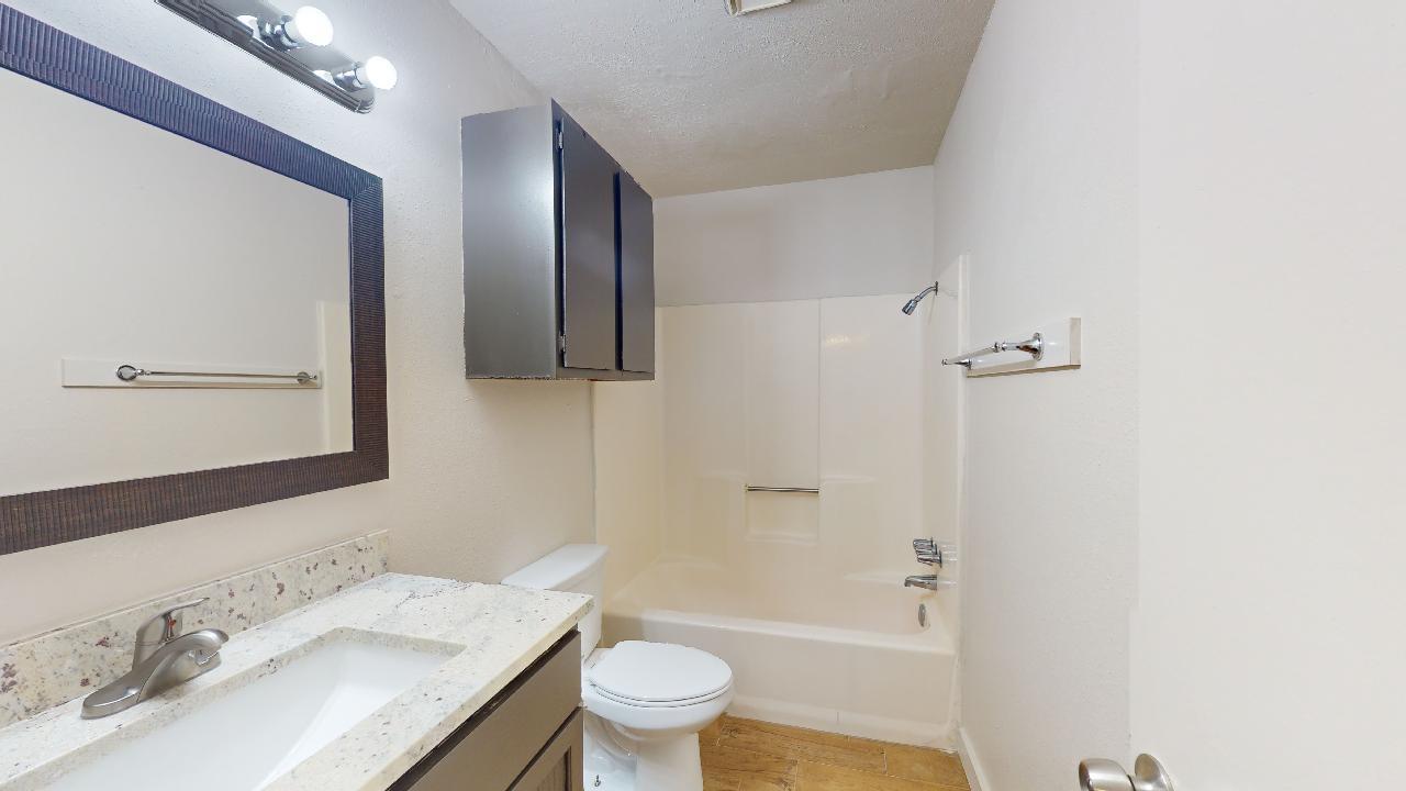 725 Peppertree Dr Apt 13 property image