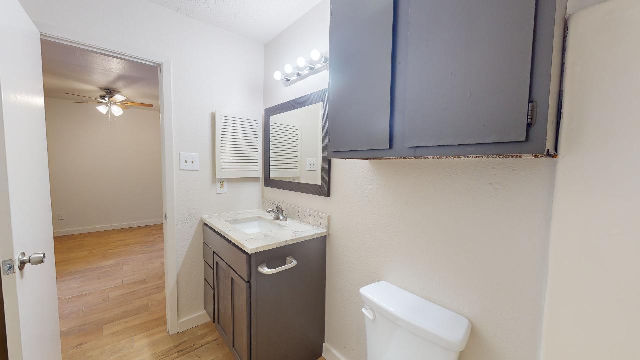 725 Peppertree Dr Apt 13 property image