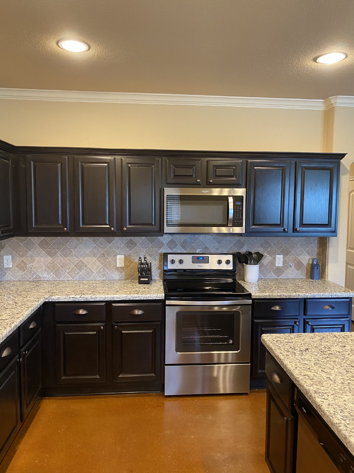 FURNISHED! MOVE IN IMMEDIATELY property image