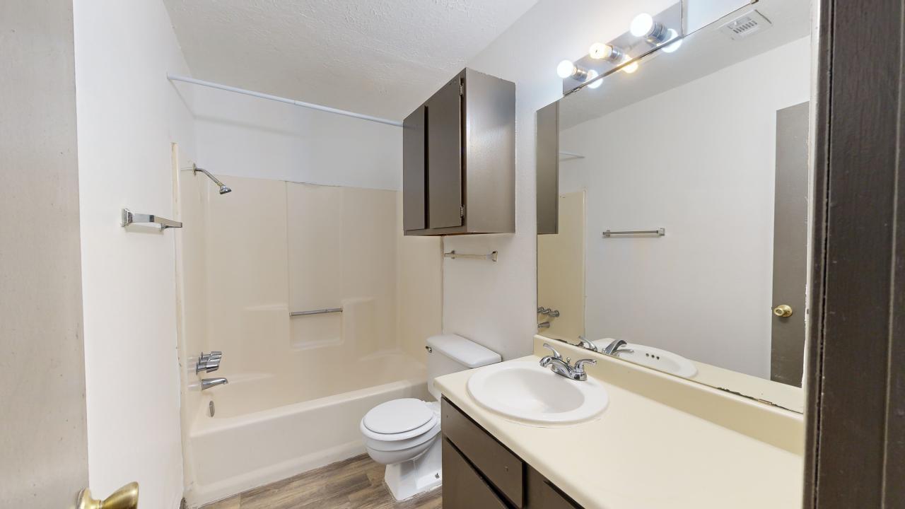 725 Peppertree Dr Apt 11 property image