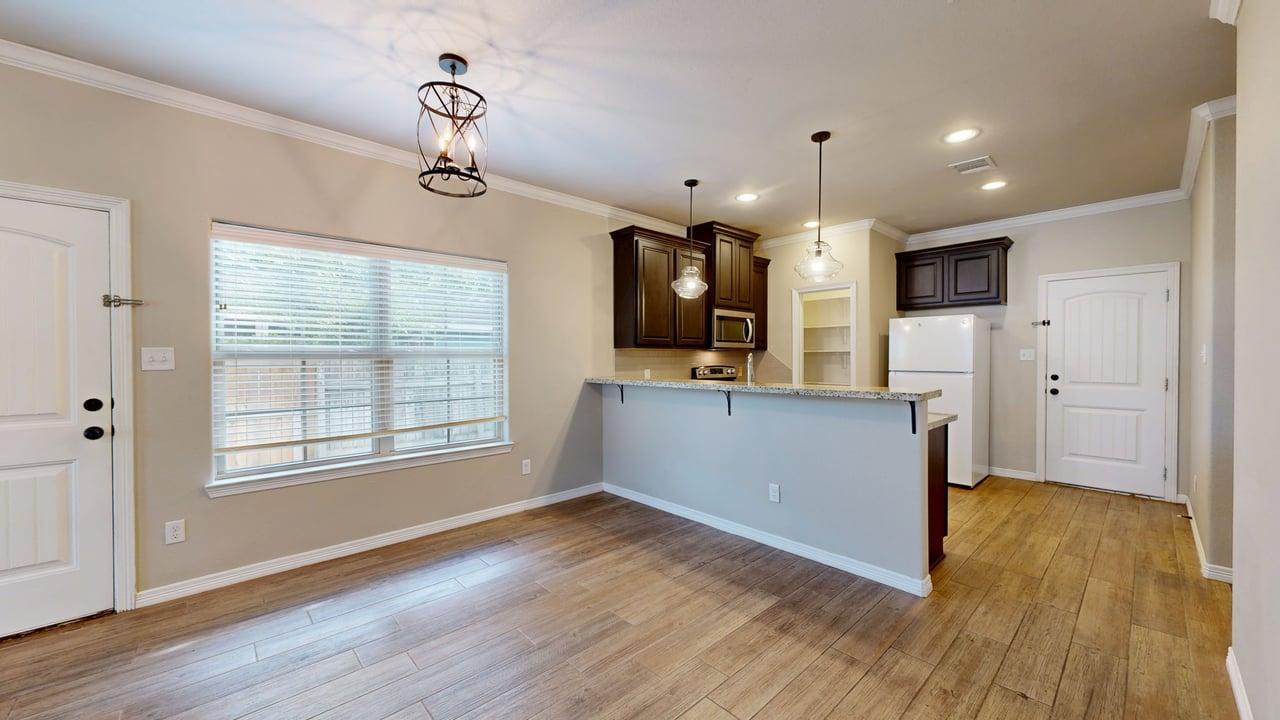 124B Richards St. property image
