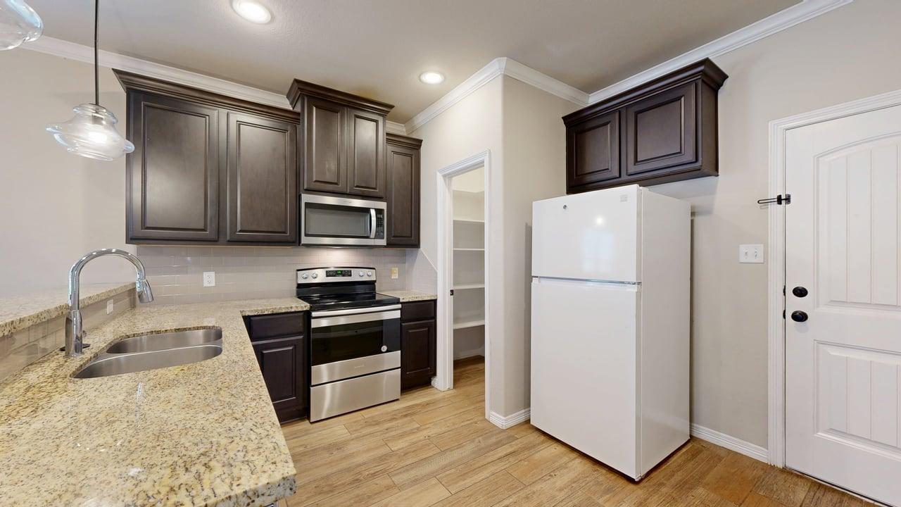 124B Richards St. property image
