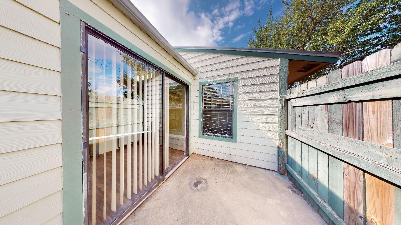 725 Peppertree Dr Apt 15 property image
