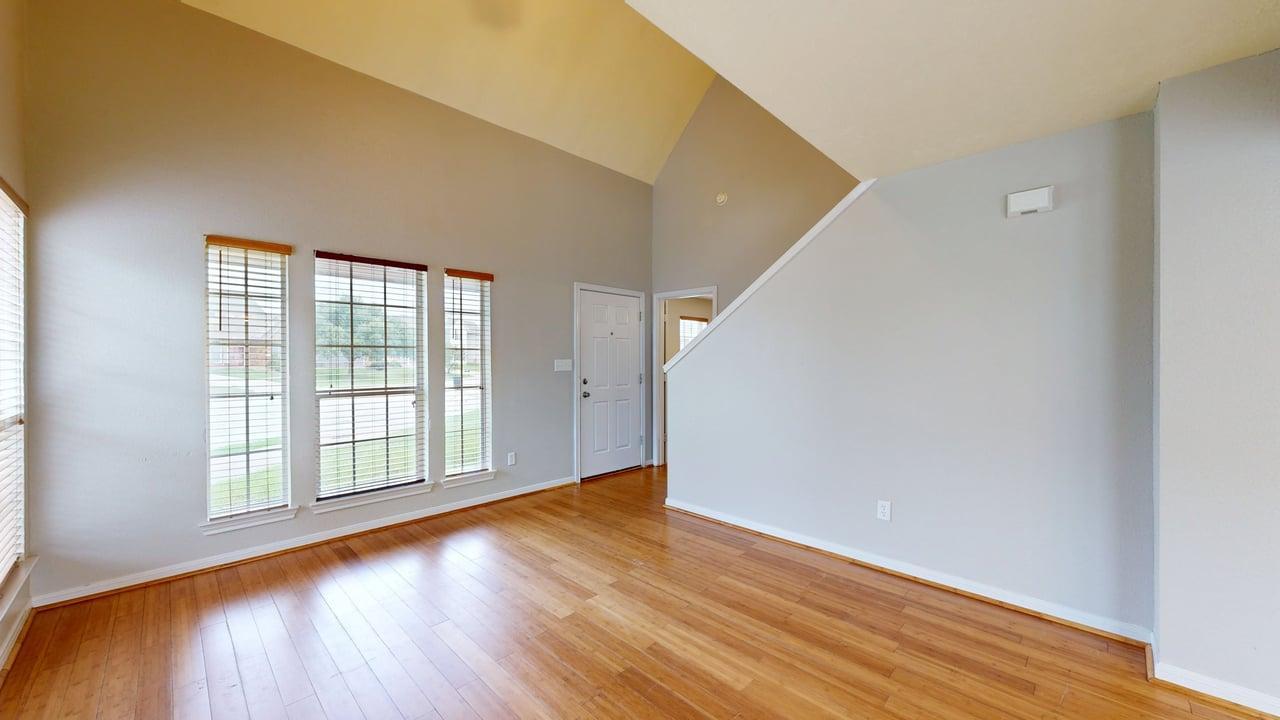 502 Nelson property image