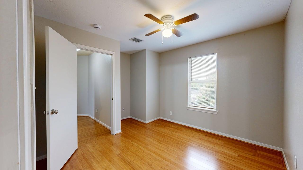 502 Nelson property image