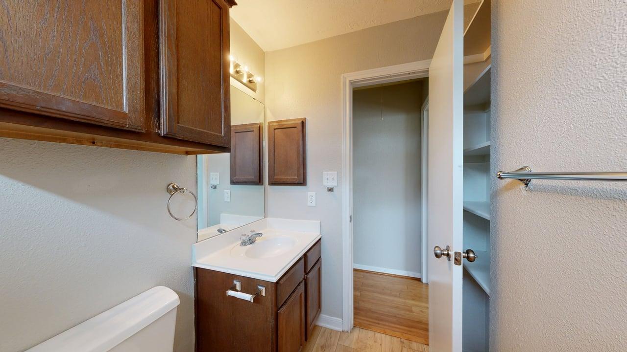 502 Nelson property image