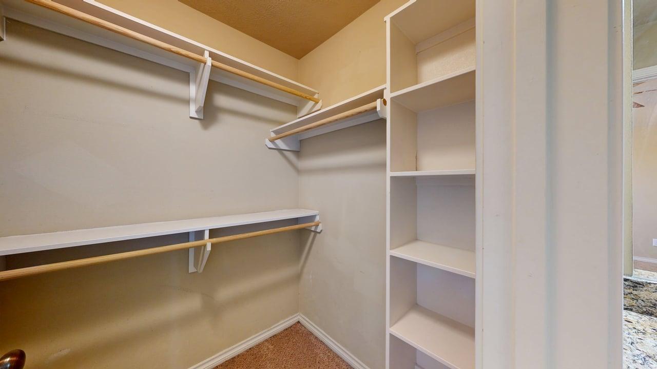 3418 Cullen property image
