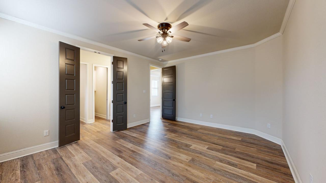 800 Mineral Wells property image