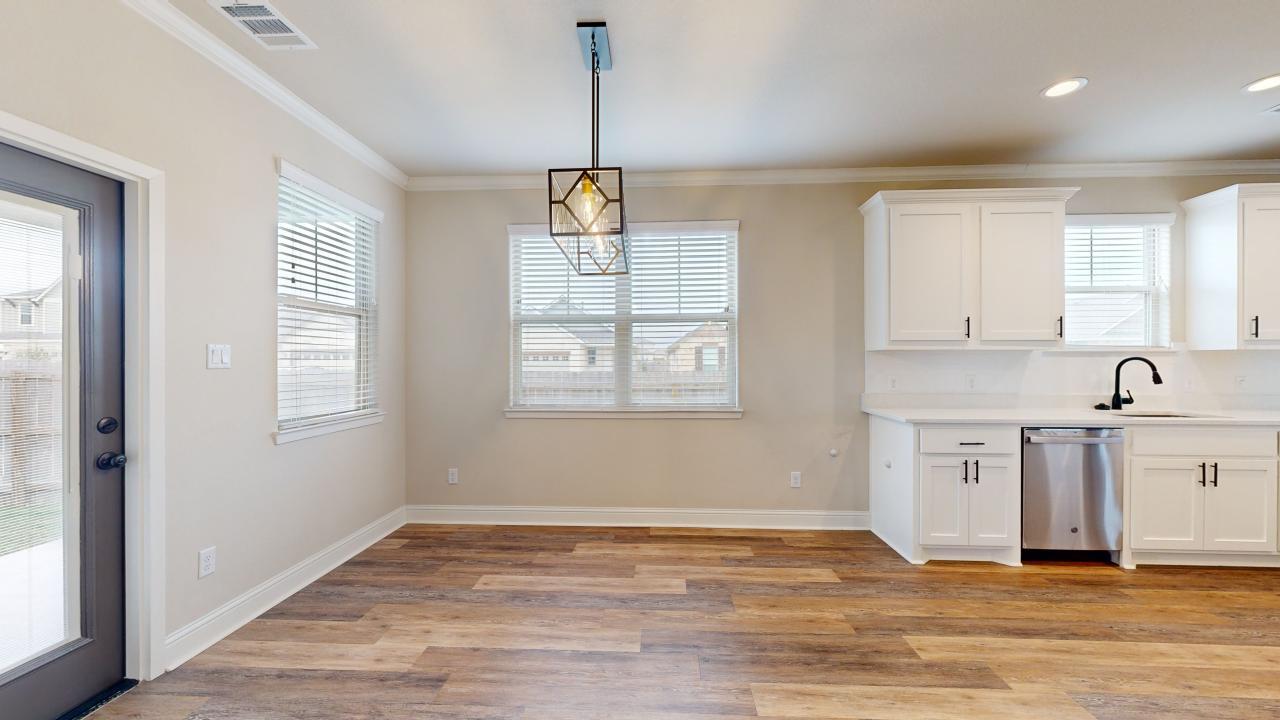 800 Mineral Wells property image