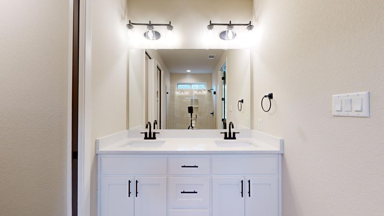 800 Mineral Wells property image