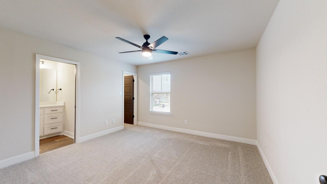 800 Mineral Wells property image