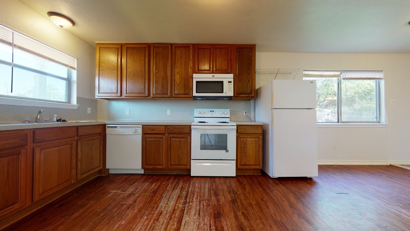 1 property image