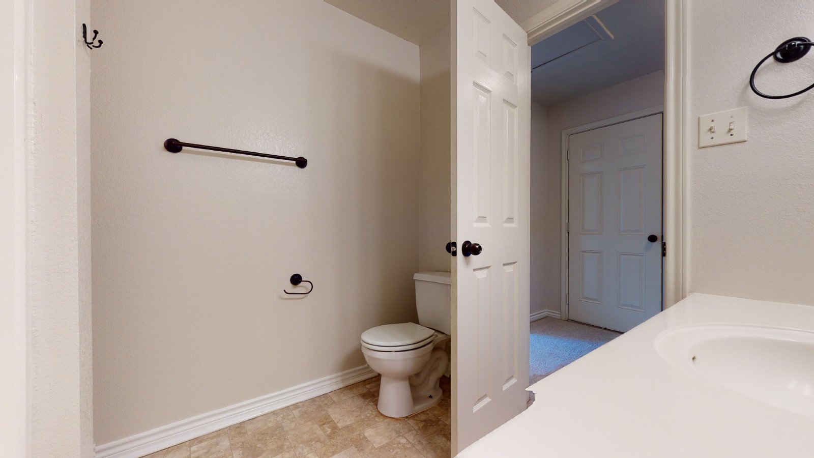 1 property image