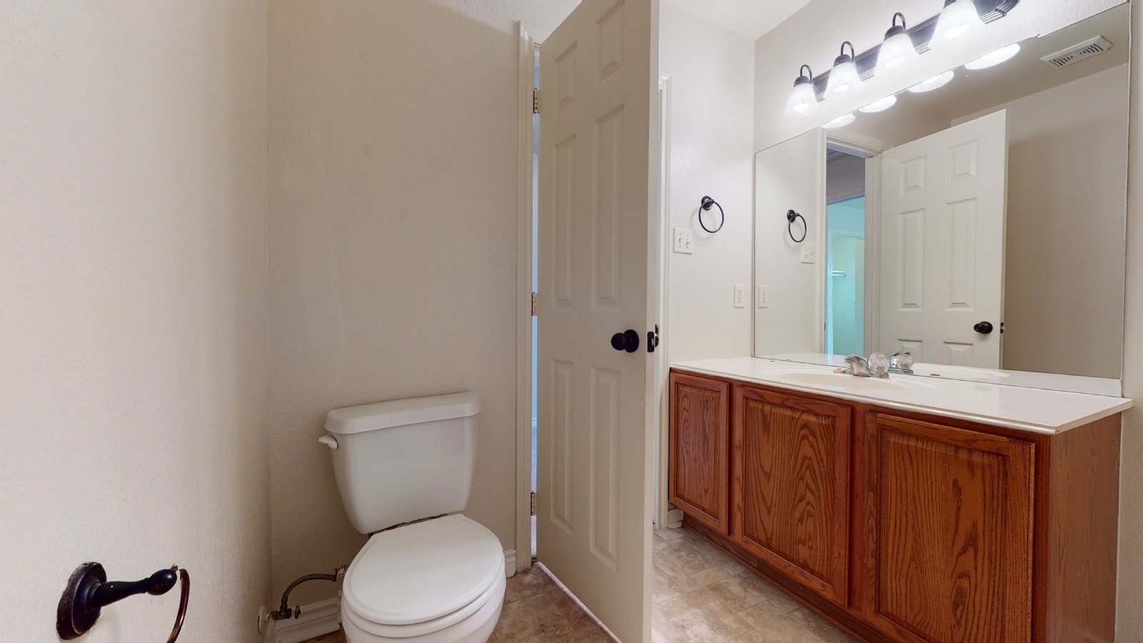 1 property image