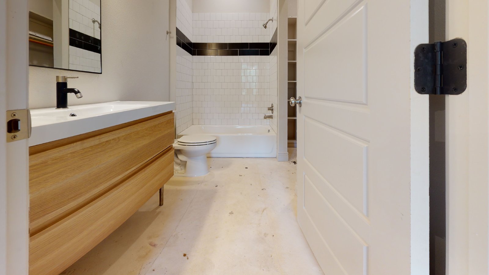 305 W 27th Street, Suite 223 property image