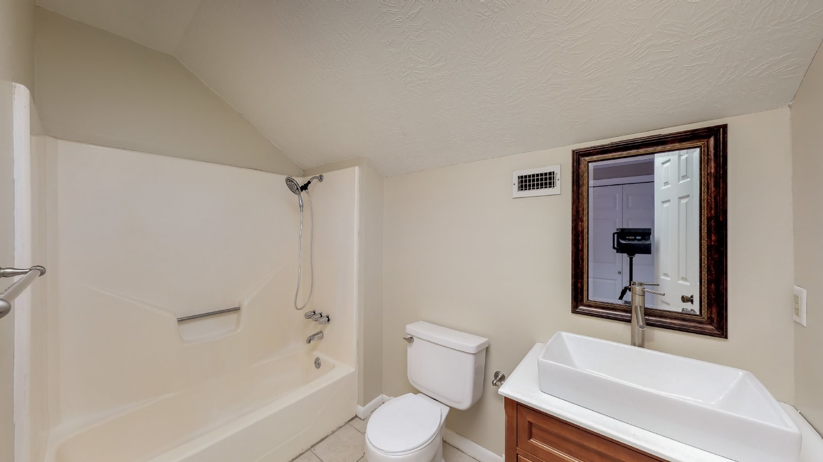 1002 Hardwood Lane property image