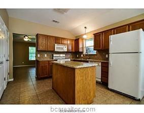 2307 Carnation property image