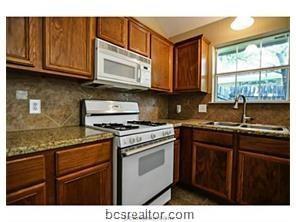 2307 Carnation property image